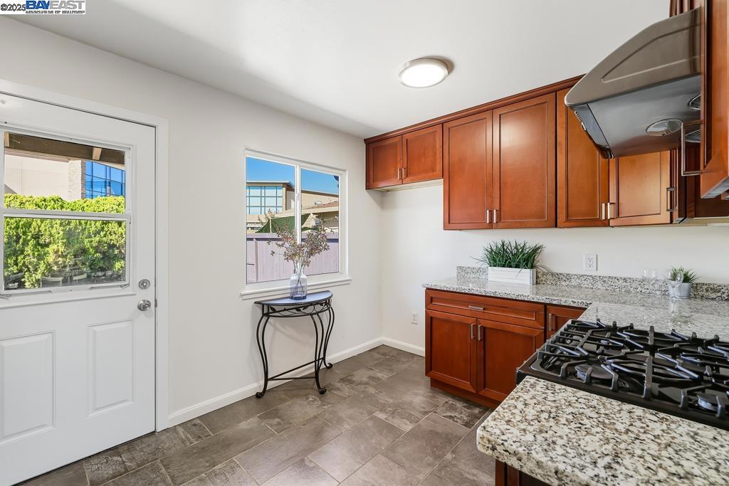 SAN LEANDRO BRDR - Residential