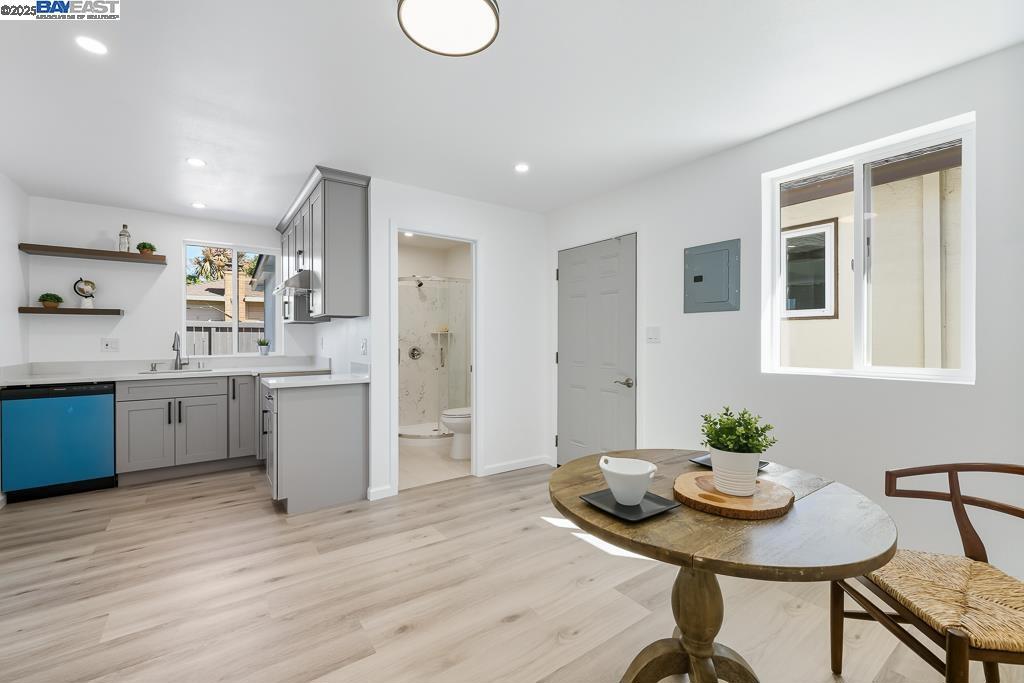 SAN LEANDRO BRDR - Residential