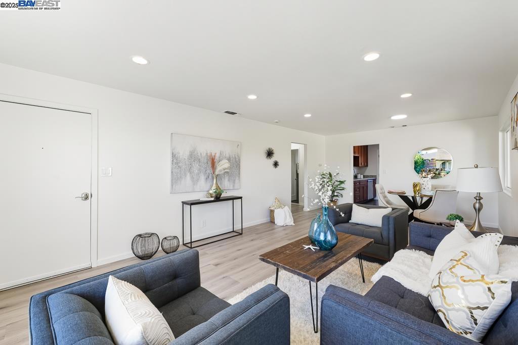 SAN LEANDRO BRDR - Residential