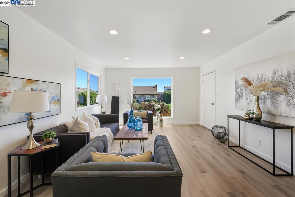 SAN LEANDRO BRDR - Residential