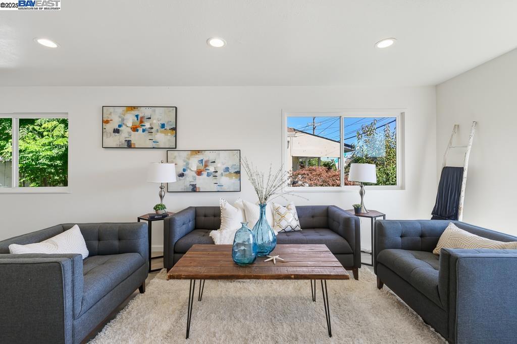 SAN LEANDRO BRDR - Residential