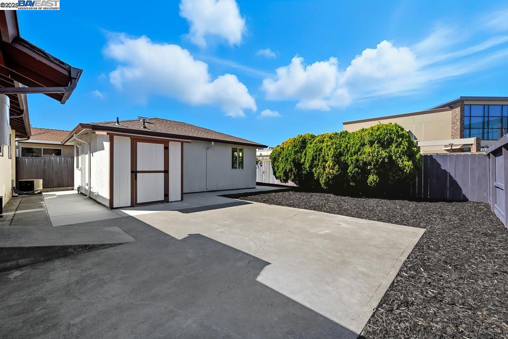 SAN LEANDRO BRDR - Residential