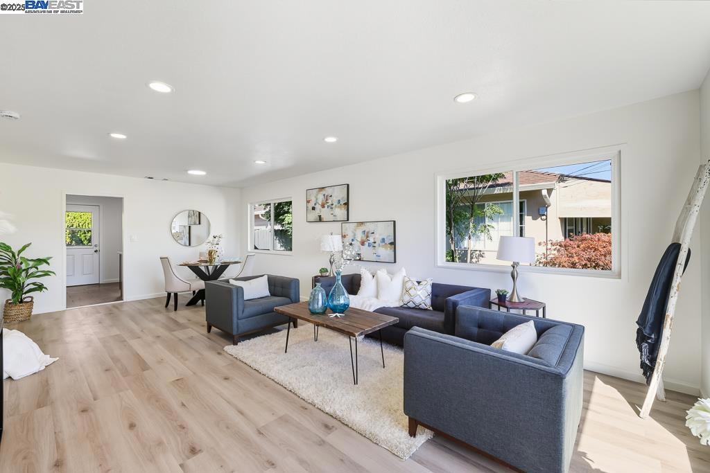 SAN LEANDRO BRDR - Residential