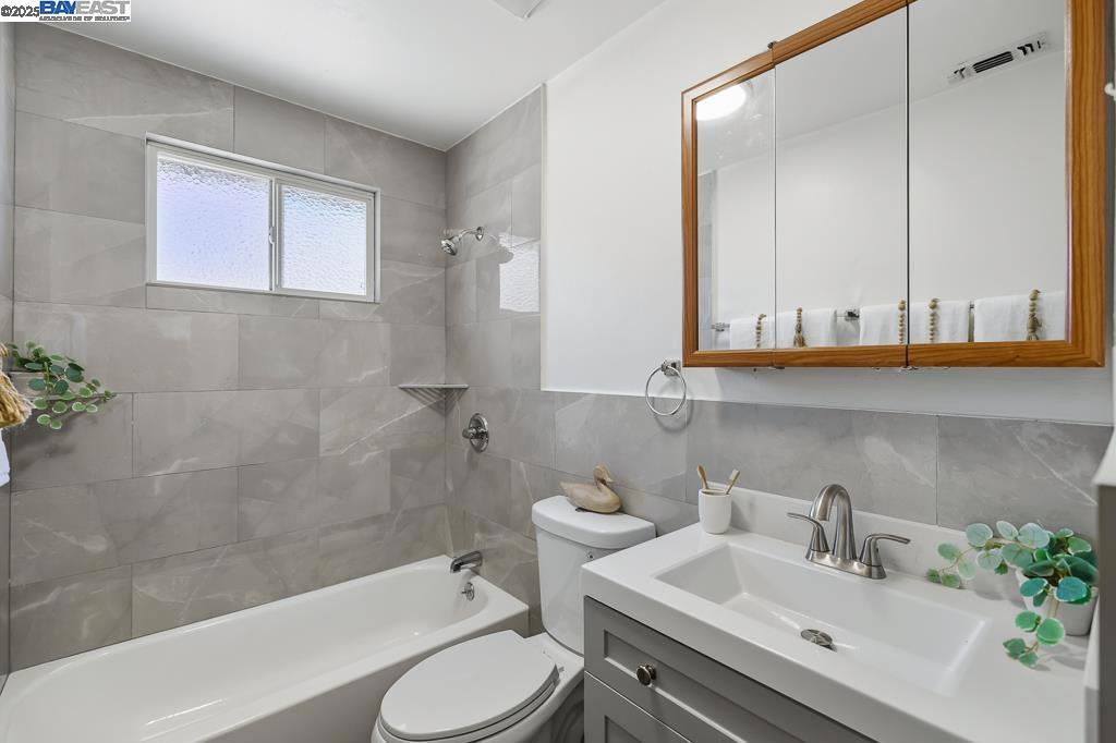 SAN LEANDRO BRDR - Residential