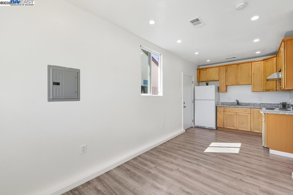SAN LEANDRO BRDR - Residential