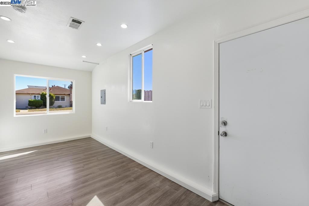 SAN LEANDRO BRDR - Residential