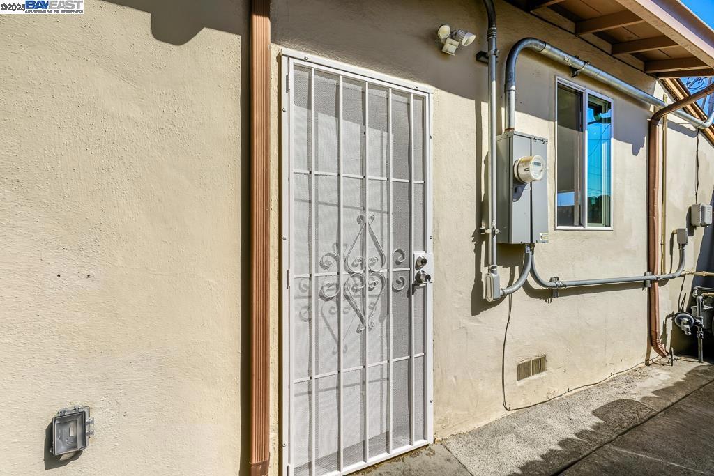 SAN LEANDRO BRDR - Residential