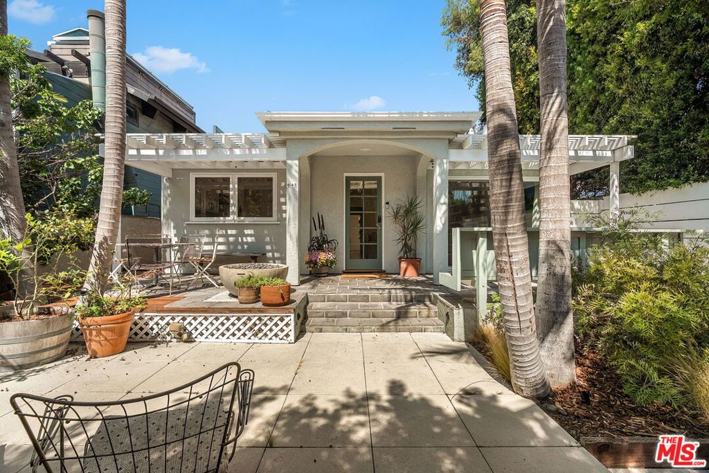 845 Amoroso Place