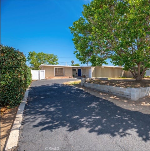 Photo of 541 E Greenhaven St, Covina, CA 91723 (MLS # CV26076725)