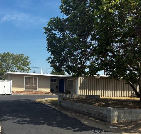 Photo of 541 E Greenhaven St, Covina, CA 91723 (MLS # CV26076725)