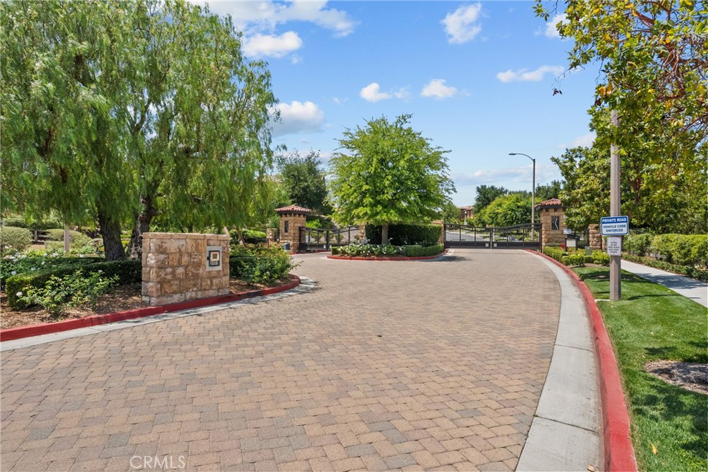 28992 N West Hills Drive