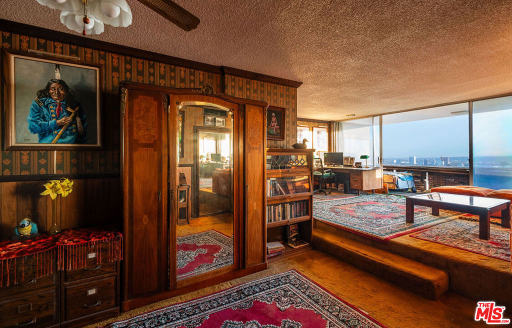 8787 Shoreham Drive 607