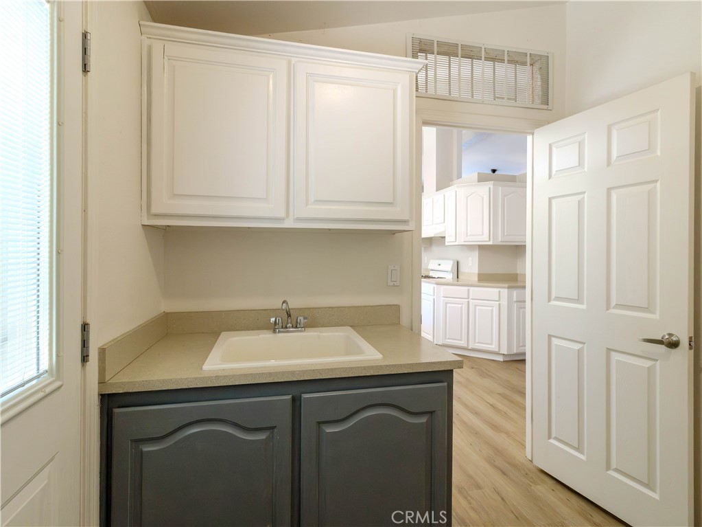 UNKNOWN - Residential Lease