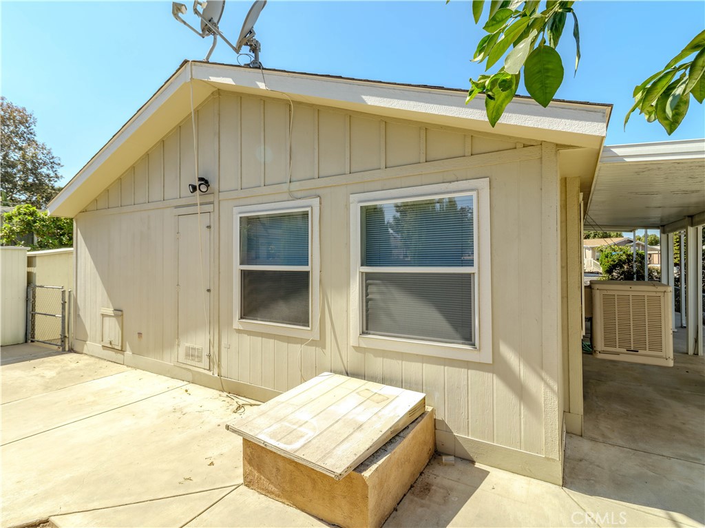 UNKNOWN - Residential Lease