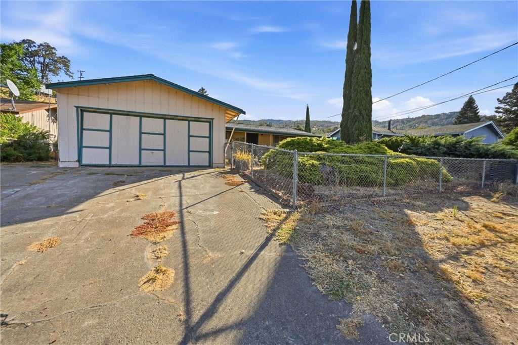 3944 Country Club