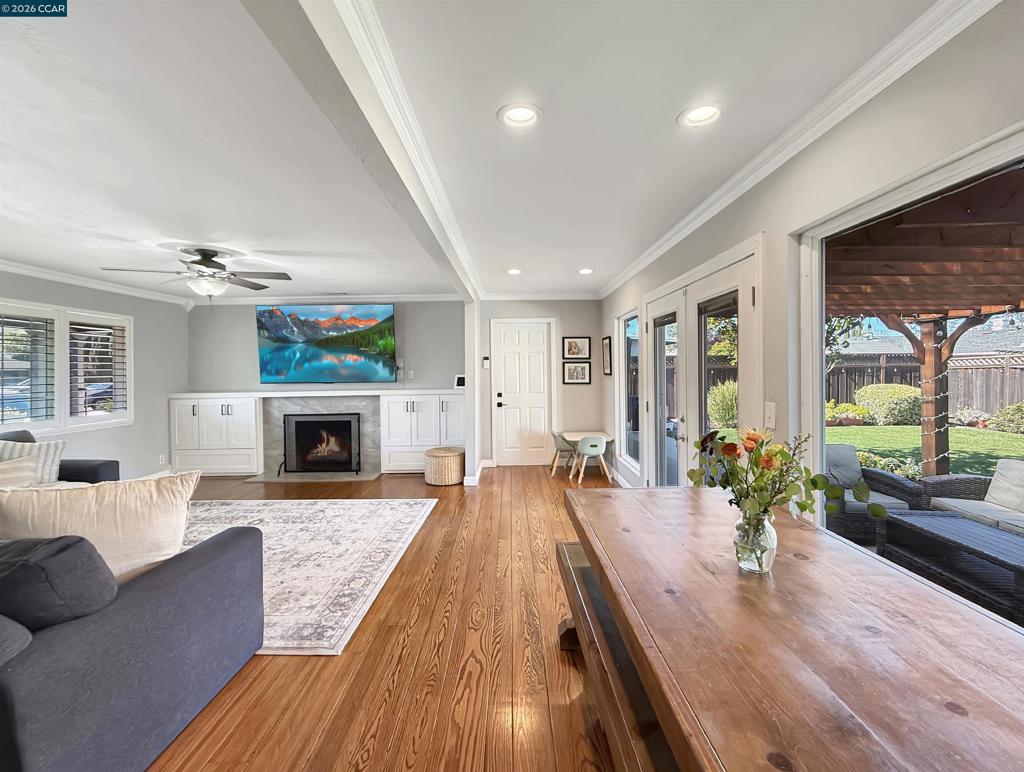 Properties 4 2164 Dena Dr