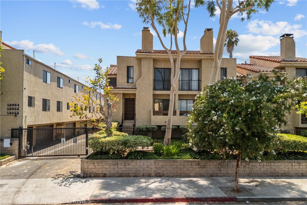 18958 Sherman Way 17