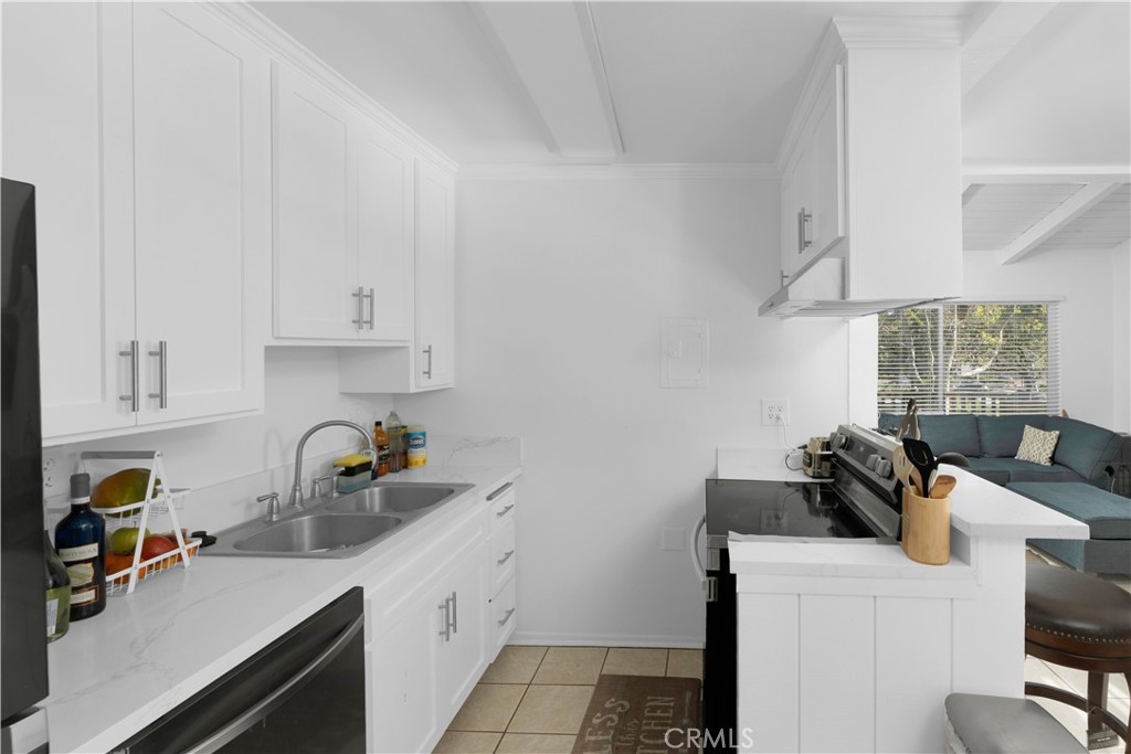 1000 W Macarthur Boulevard 58