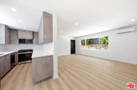 Photo of 333 6th Avenue #B, Venice, CA 90291 (MLS # 26862097)