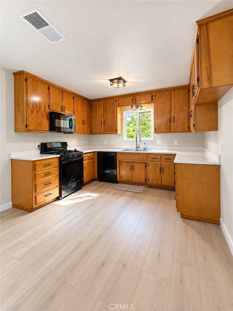 3024 W Wilson