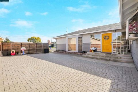 Tiny photo for 1745 1745 Eucalyptus Ct Ct, Concord, CA 94521 (MLS # 41126301)