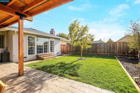 Tiny photo for 1745 1745 Eucalyptus Ct Ct, Concord, CA 94521 (MLS # 41126301)