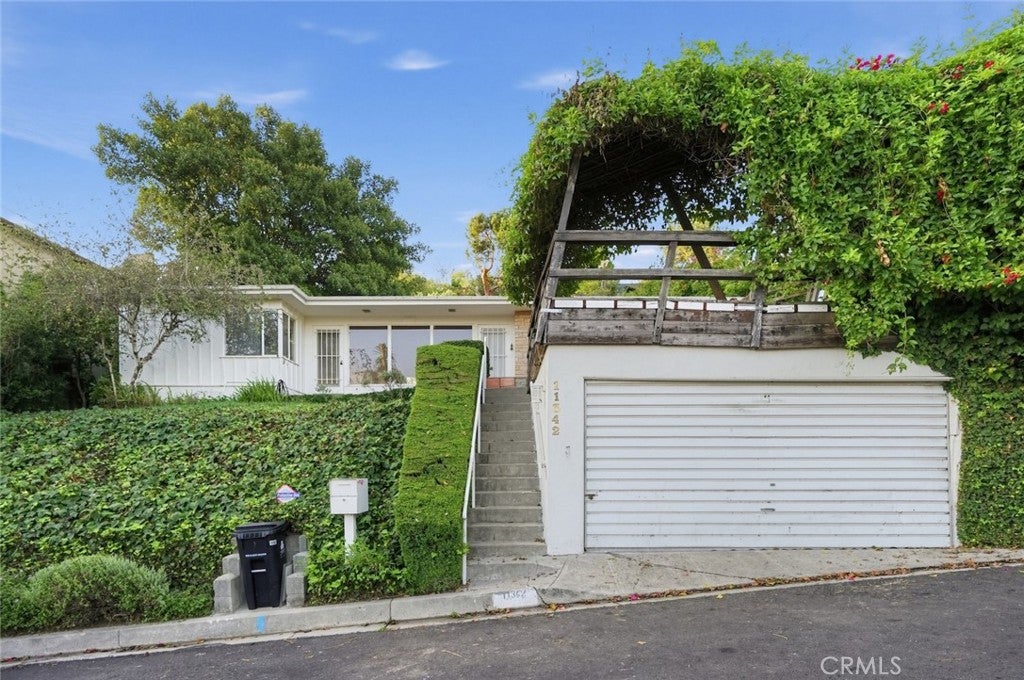 11342 Brill Drive, Studio City CA 91604