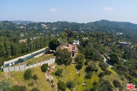 Photo of 3025 Benedict Canyon Drive, Beverly Hills, CA 90210 (MLS # 26835629)