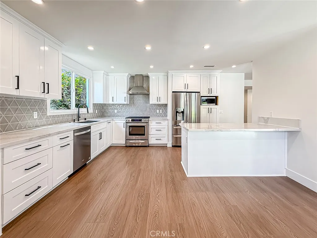 Tarzana, California 91335, United States, 4 Bedrooms Bedrooms, ,2 BathroomsBathrooms,Residential,Active,224784