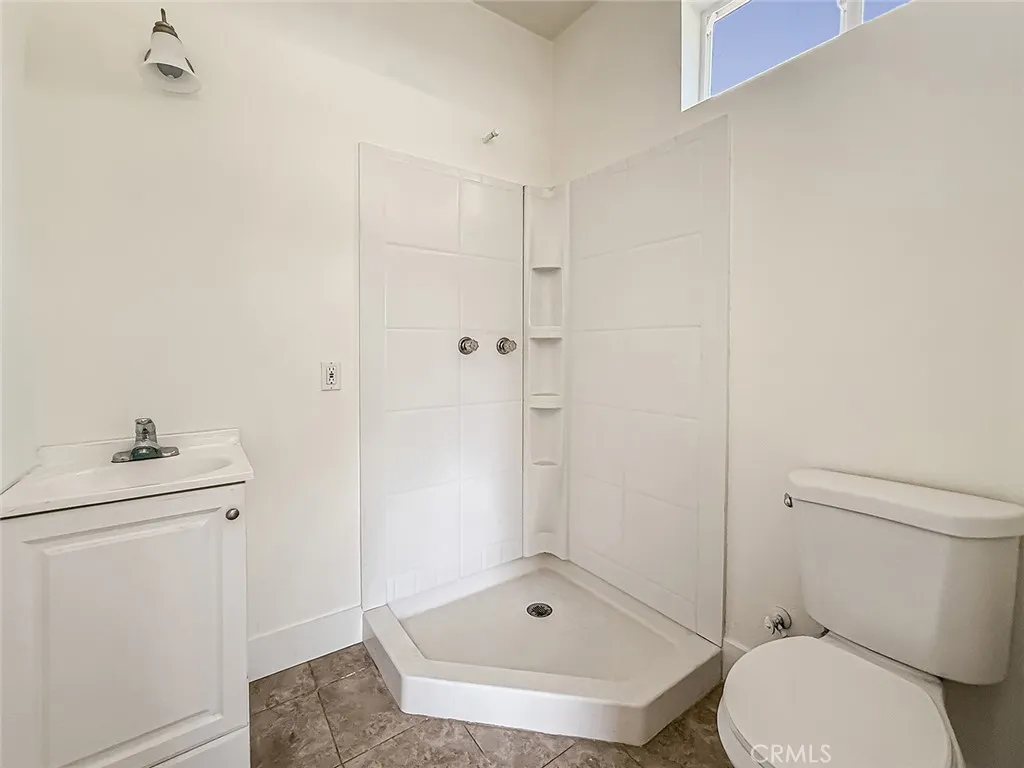 Tarzana, California 91335, United States, 4 Bedrooms Bedrooms, ,2 BathroomsBathrooms,Residential,Active,224784