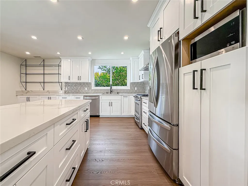 Tarzana, California 91335, United States, 4 Bedrooms Bedrooms, ,2 BathroomsBathrooms,Residential,Active,224784