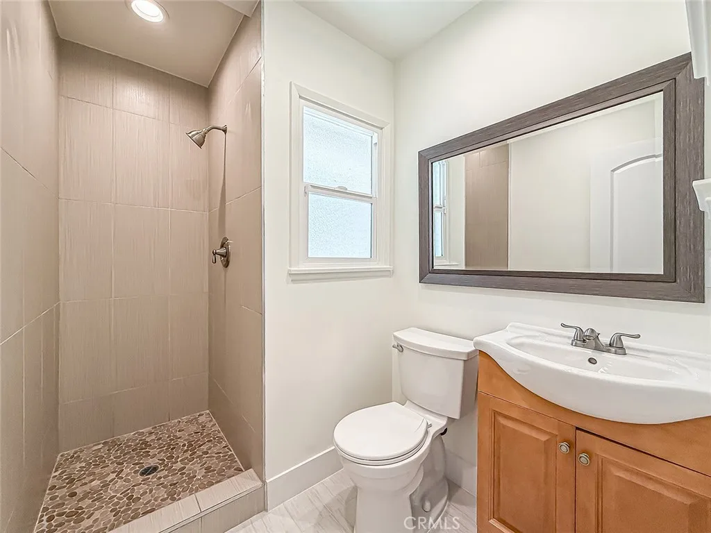 Tarzana, California 91335, United States, 4 Bedrooms Bedrooms, ,2 BathroomsBathrooms,Residential,Active,224784