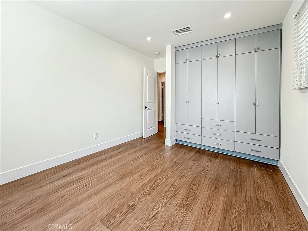 Tarzana, California 91335, United States, 4 Bedrooms Bedrooms, ,2 BathroomsBathrooms,Residential,Active,224784