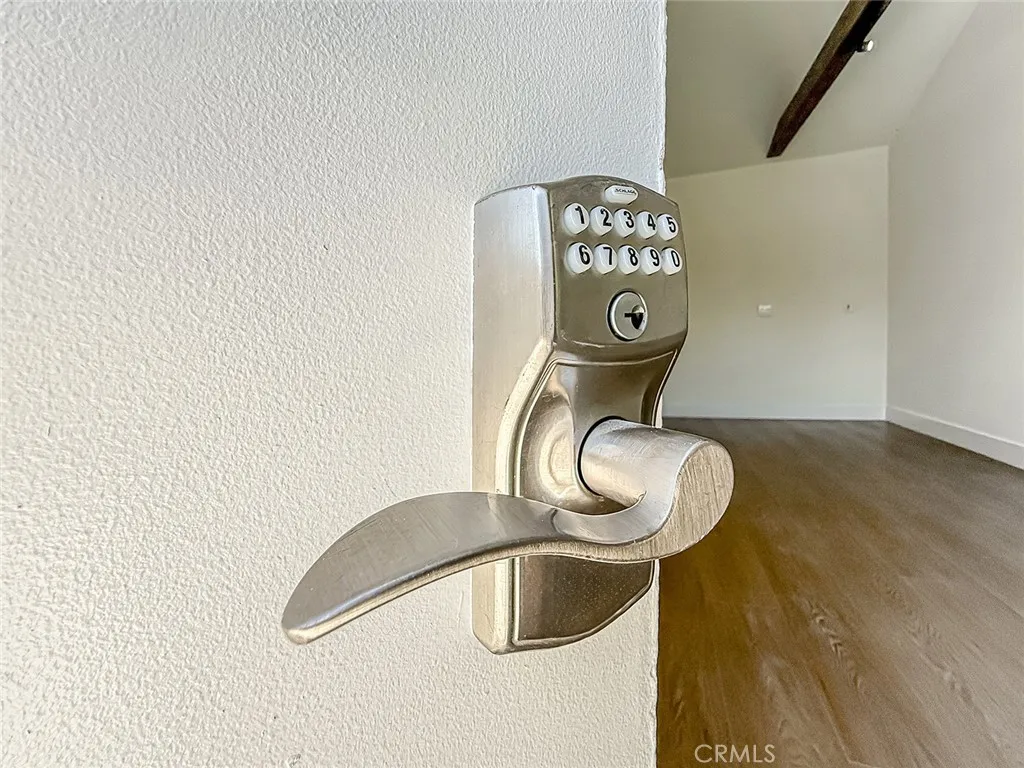 Tarzana, California 91335, United States, 4 Bedrooms Bedrooms, ,2 BathroomsBathrooms,Residential,Active,224784