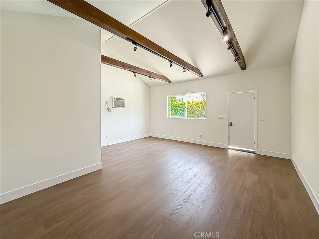 Tarzana, California 91335, United States, 4 Bedrooms Bedrooms, ,2 BathroomsBathrooms,Residential,Active,224784