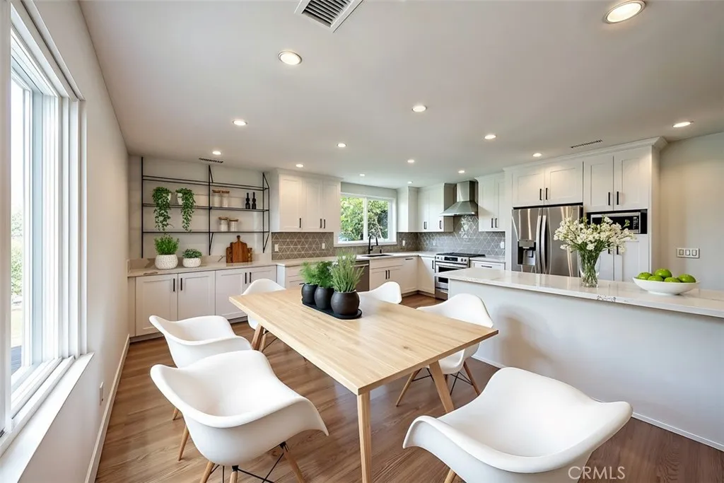 Tarzana, California 91335, United States, 4 Bedrooms Bedrooms, ,2 BathroomsBathrooms,Residential,Active,224784