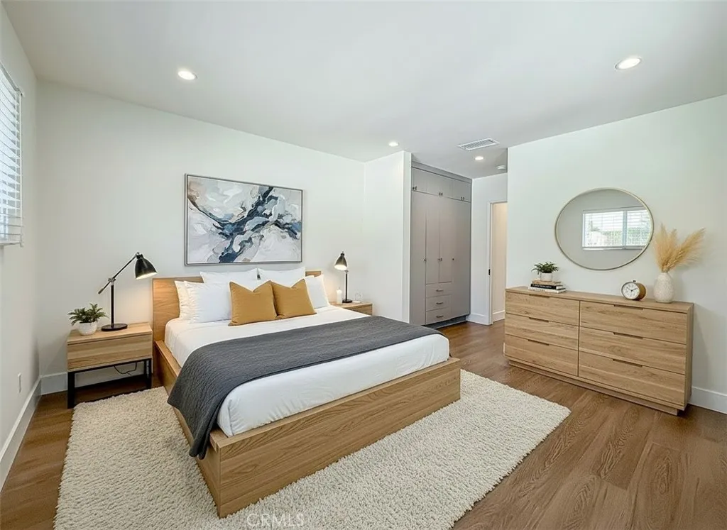 Tarzana, California 91335, United States, 4 Bedrooms Bedrooms, ,2 BathroomsBathrooms,Residential,Active,224784