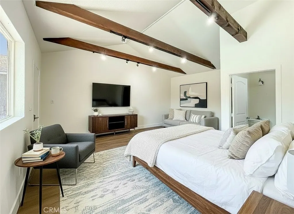 Tarzana, California 91335, United States, 4 Bedrooms Bedrooms, ,2 BathroomsBathrooms,Residential,Active,224784