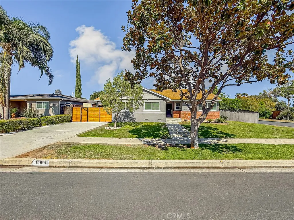 Tarzana, California 91335, United States, 4 Bedrooms Bedrooms, ,2 BathroomsBathrooms,Residential,Active,224784