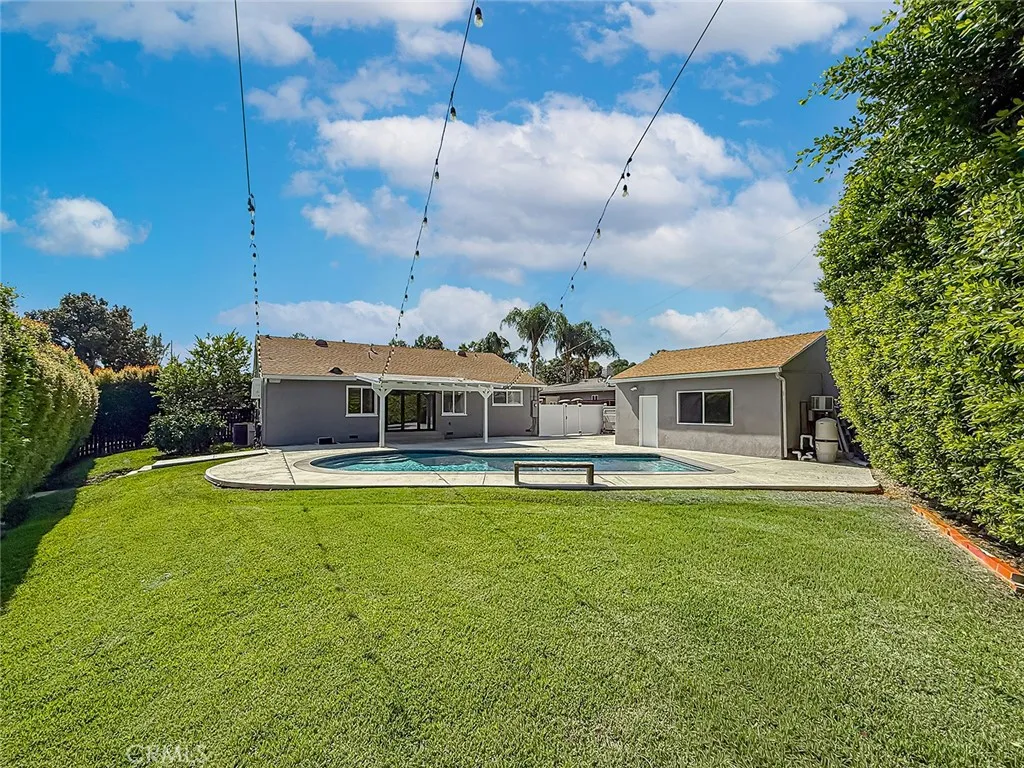 Tarzana, California 91335, United States, 4 Bedrooms Bedrooms, ,2 BathroomsBathrooms,Residential,Active,224784