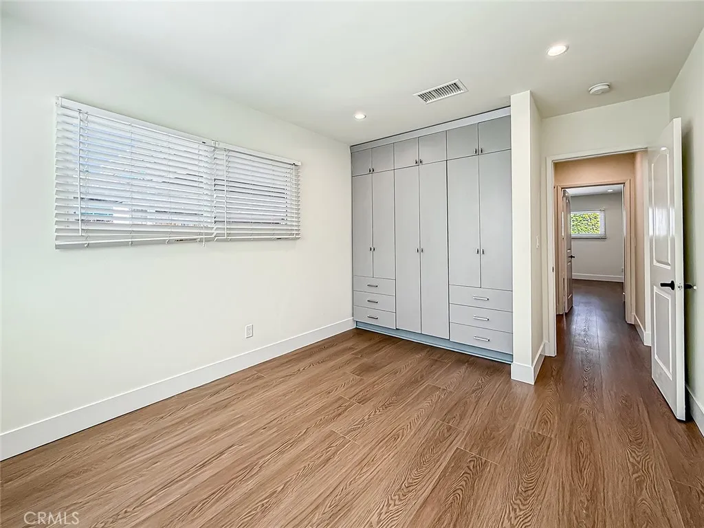 Tarzana, California 91335, United States, 4 Bedrooms Bedrooms, ,2 BathroomsBathrooms,Residential,Active,224784