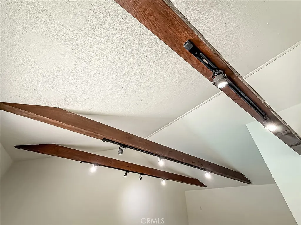 Tarzana, California 91335, United States, 4 Bedrooms Bedrooms, ,2 BathroomsBathrooms,Residential,Active,224784