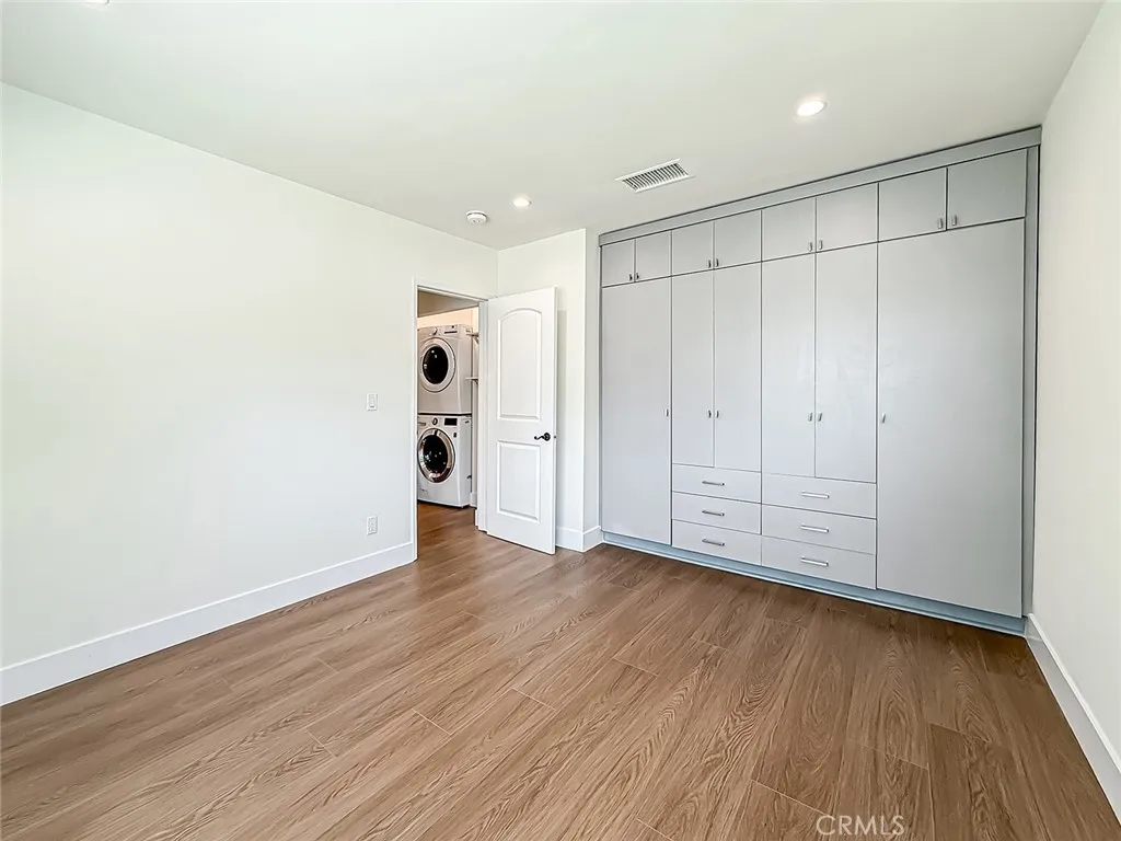 Tarzana, California 91335, United States, 4 Bedrooms Bedrooms, ,2 BathroomsBathrooms,Residential,Active,224784