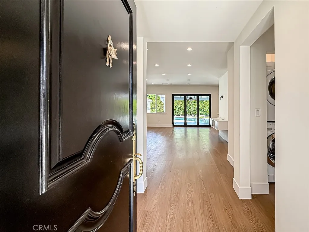 Tarzana, California 91335, United States, 4 Bedrooms Bedrooms, ,2 BathroomsBathrooms,Residential,Active,224784