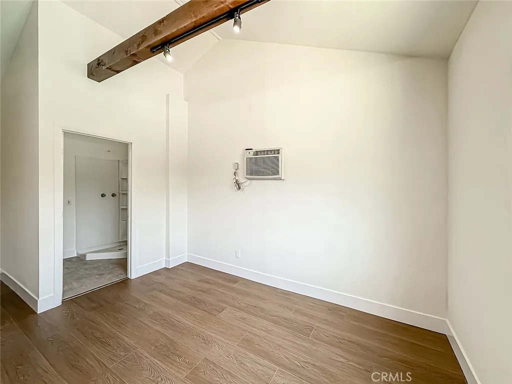 Tarzana, California 91335, United States, 4 Bedrooms Bedrooms, ,2 BathroomsBathrooms,Residential,Active,224784