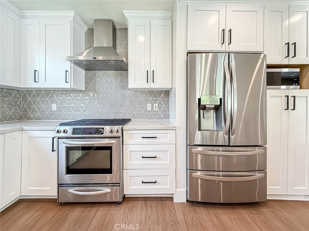 Tarzana, California 91335, United States, 4 Bedrooms Bedrooms, ,2 BathroomsBathrooms,Residential,Active,224784