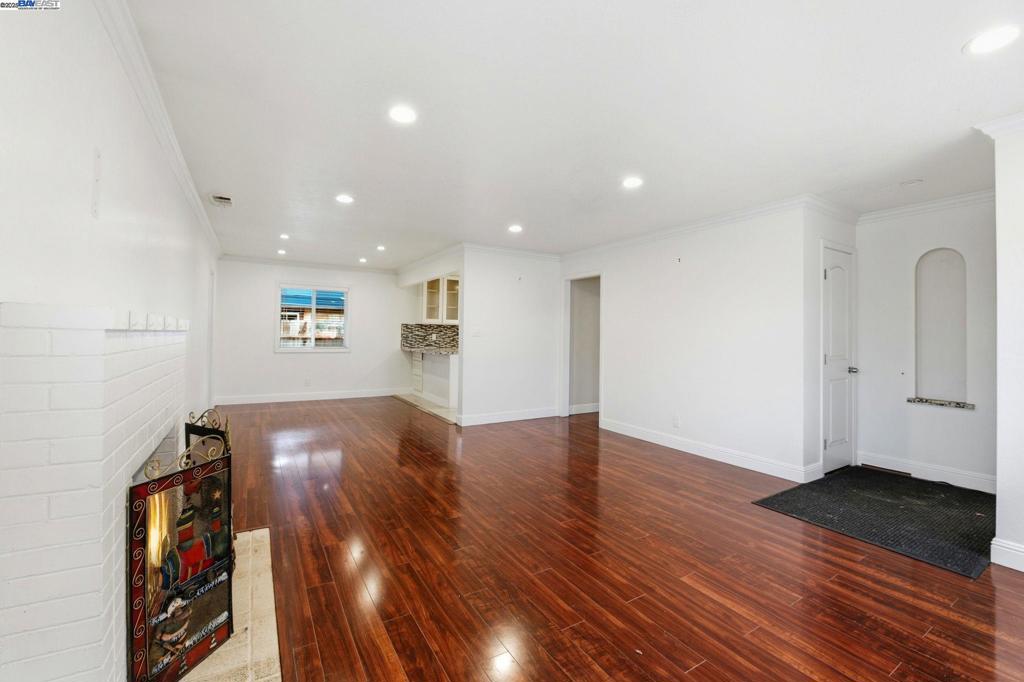 NEWARK - Residential