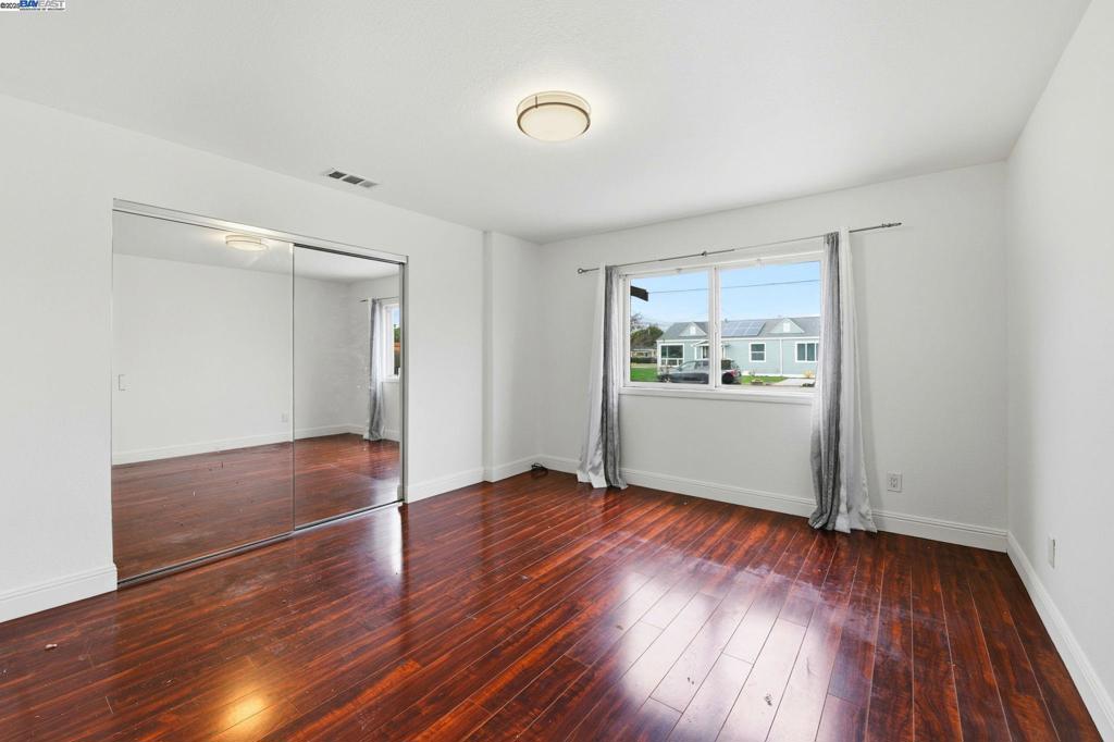NEWARK - Residential