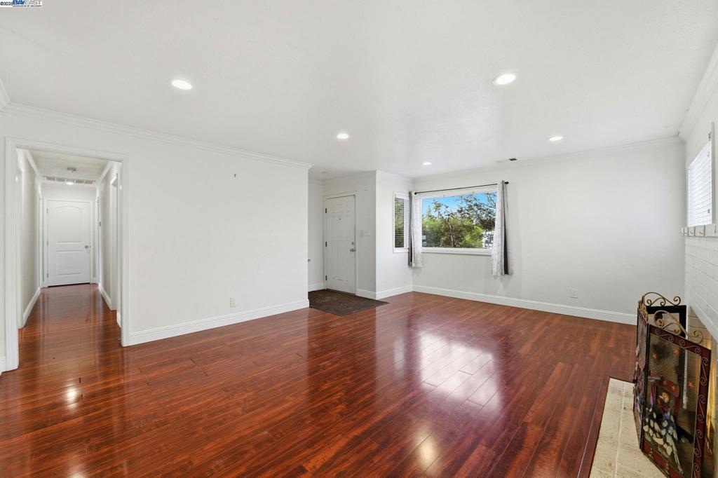 NEWARK - Residential