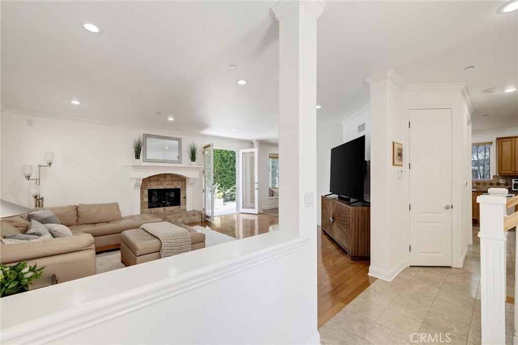 2115 Pullman Lane B